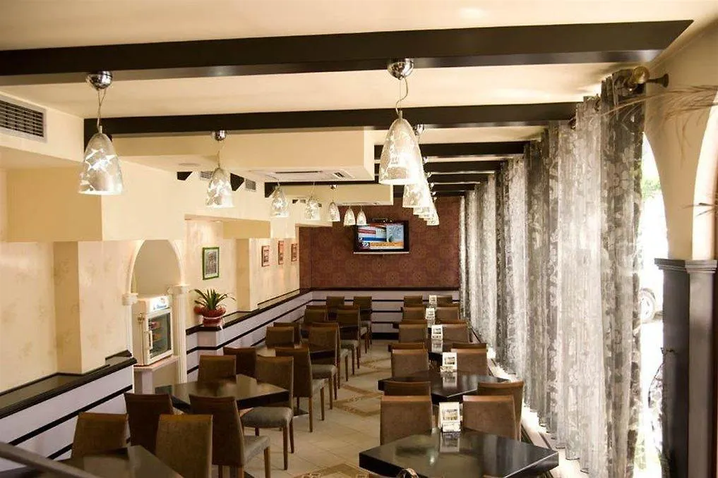 Hotel Villa Tafaj Tirana