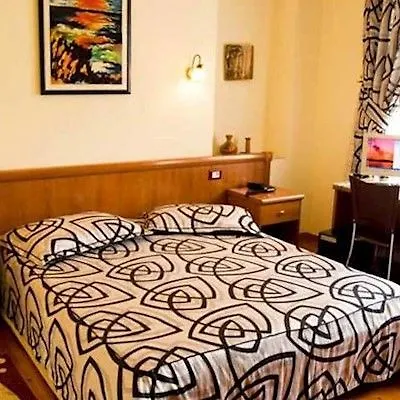 Hotel Villa Tafaj Tirana